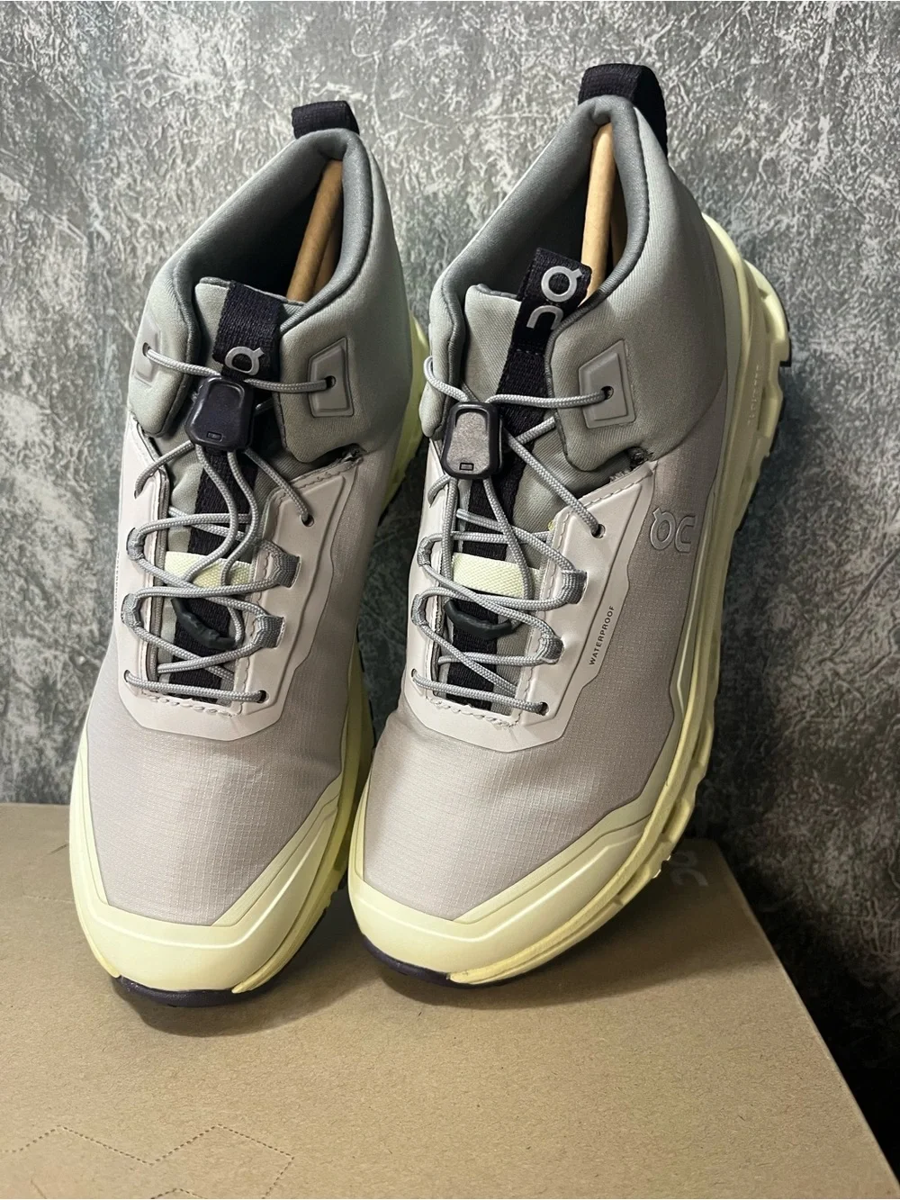 On Cloud Cloudhero Waterproof Trail Shoe - Light Gray & Pale Yellow unisex